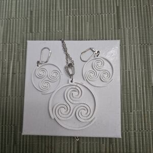 3D Printed White Celtic Swirl Pendant and Earring Set